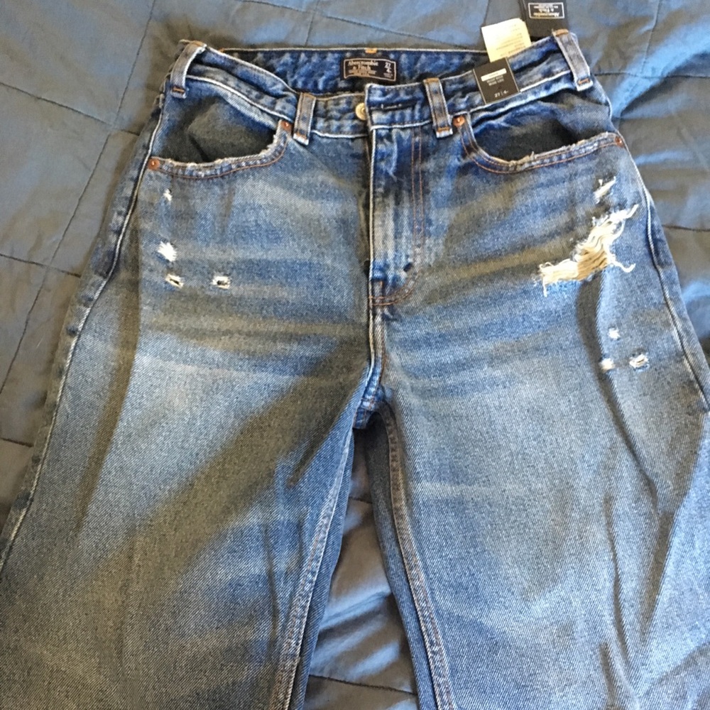 Wide leg distressed jeans